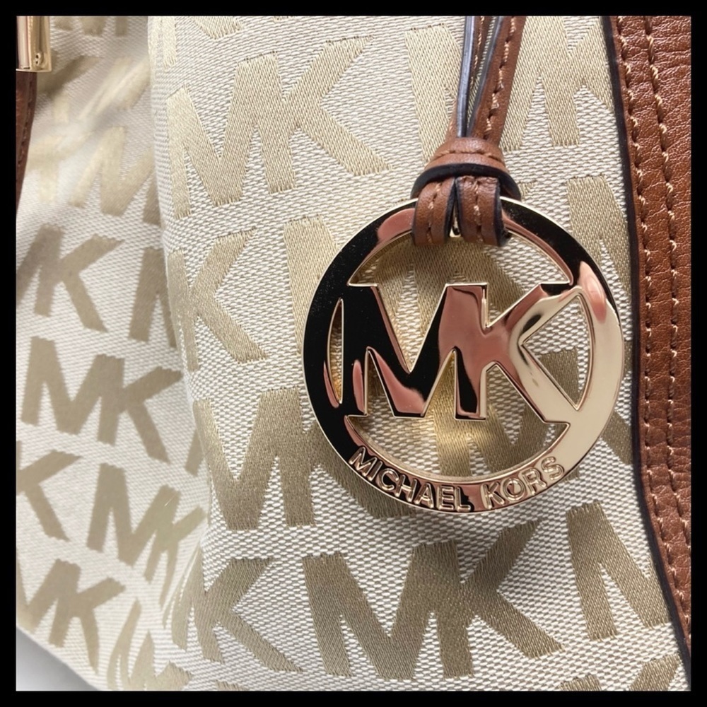 MICHAEL KORS Ludlow Shoulder Bag Signature Jacquard and Leather - Picture 2 of 16